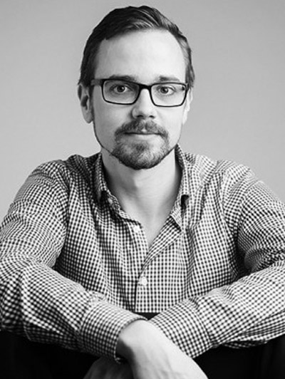 Svartvit bild på Tomas